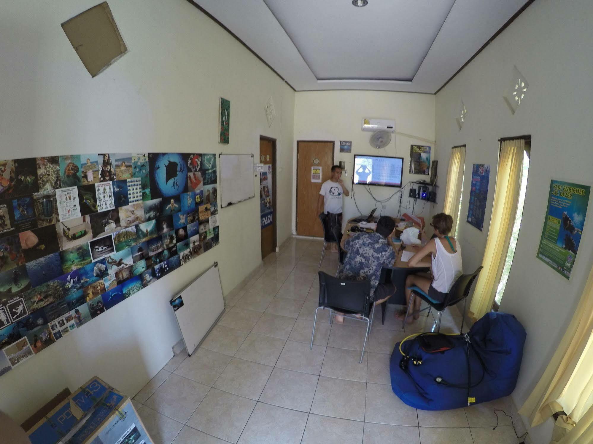 Ostello Bali Fab Dive Center Amed Esterno foto