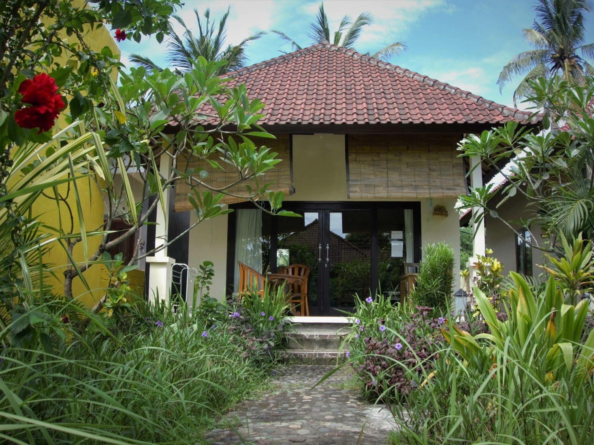 Ostello Bali Fab Dive Center Amed Esterno foto
